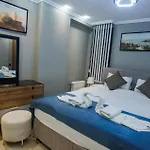 Stone Apartahotel