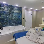 Stone Apartahotel